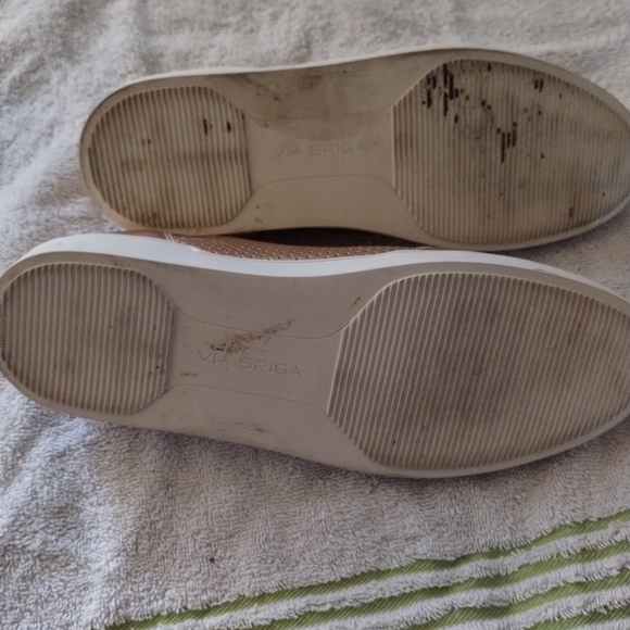 VIA SPIGA Women's Rose Pink Athletic Shoes - Size 10M (Pre-Owned) with box - Picture 3 of 3